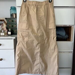 Uniqlo cargo midi skirt